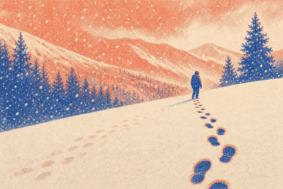 Des traces de pas dans la neige qui s'effacent peu à peu, une silhouette repasse sur le chemin